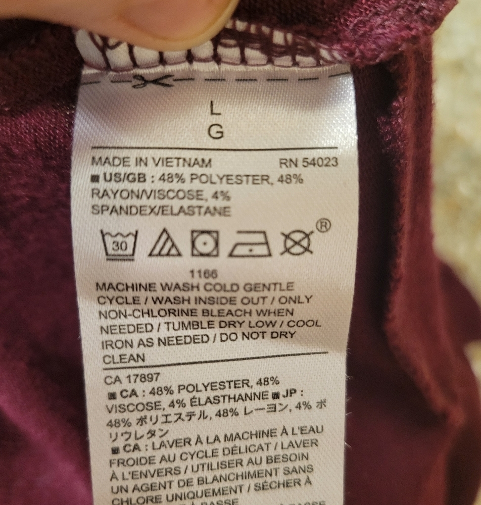 Woman's Banana Republic Burgundy, size Large - Picture 6 of 7